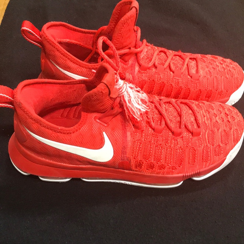 Nike Zoom Kevin Durant Basketball Sneakers View 2